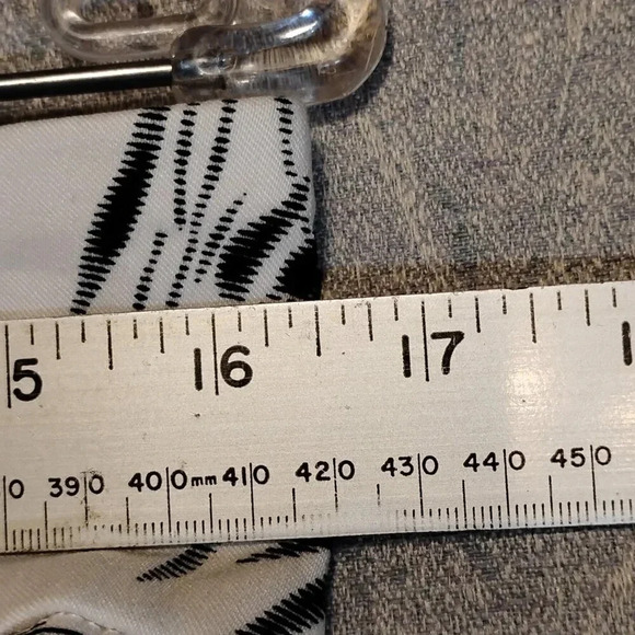 Cleo Women's White  & Black Stretch Jeans NWOT in Size Large - Picture 8 of 10